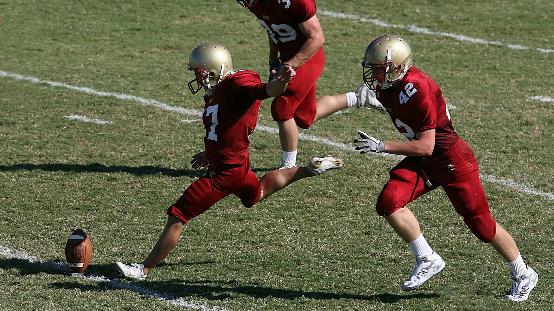 爱游戏官网首页-青少年足球行业标准逐步完善，推动行业健康良性发展，中国青少年足球发展规划纲要